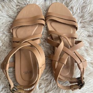 Teva Women W Avalina Crossover Leather